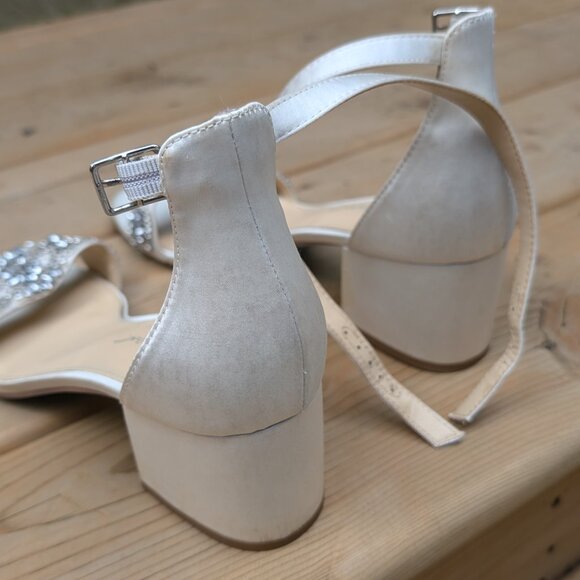 Betsy Johnson Wedding Heels size 9.5 - Picture 4 of 6